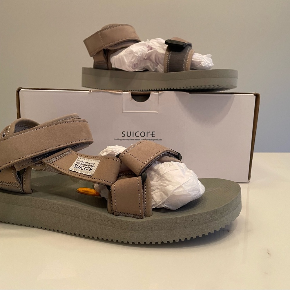 Suicoke
Depa-V2NU
Color - Gray 19